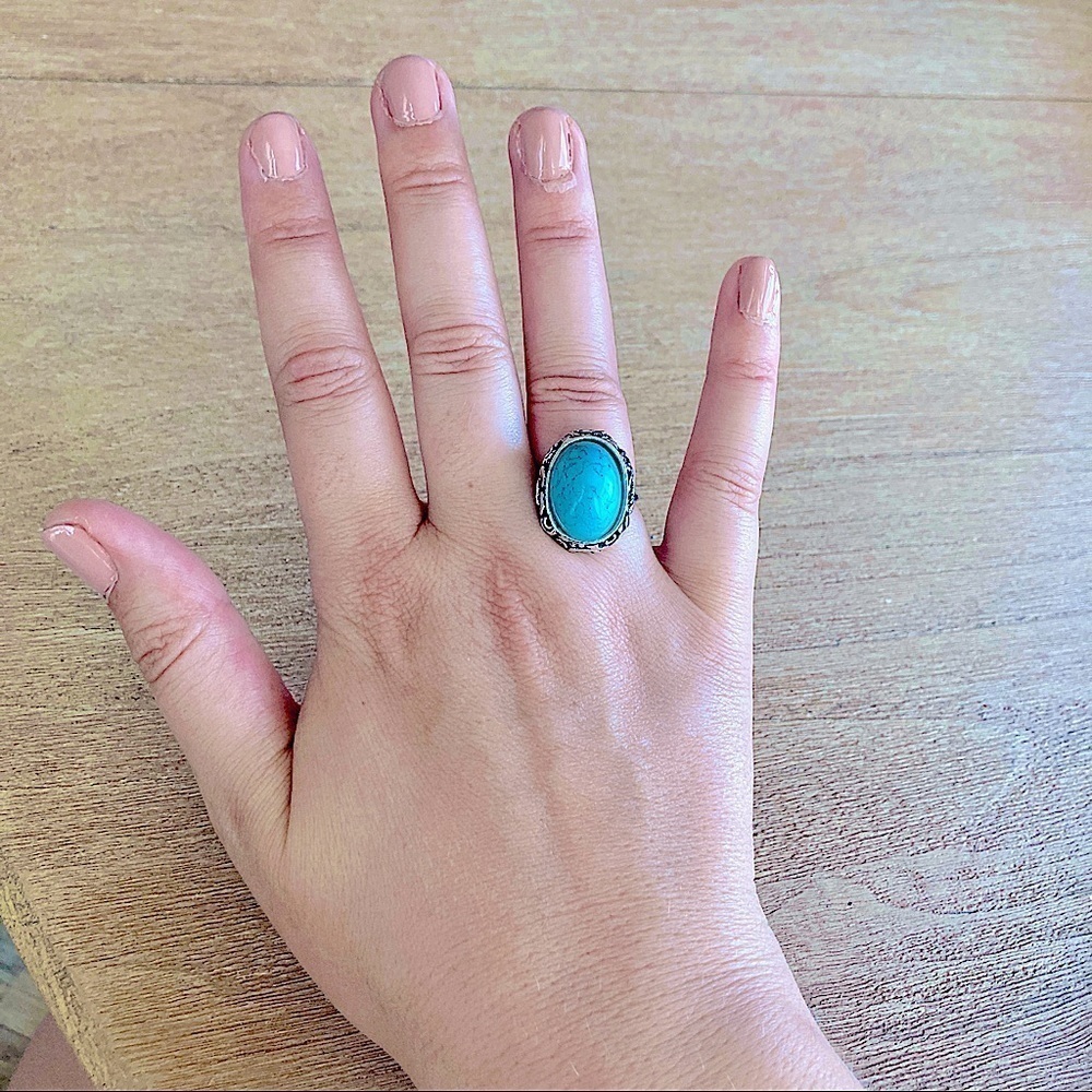 Turquoise stone statement silver ring - Picture 4 of 16